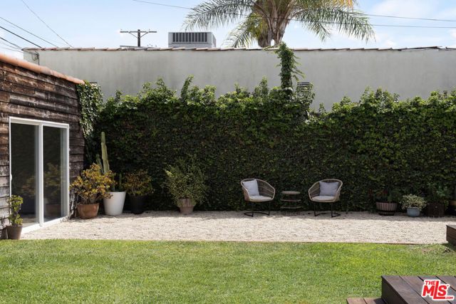 1928 N Berendo Street, Los Angeles, CA 90027