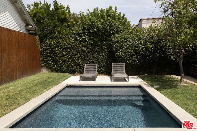 1928 N Berendo Street, Los Angeles, CA 90027
