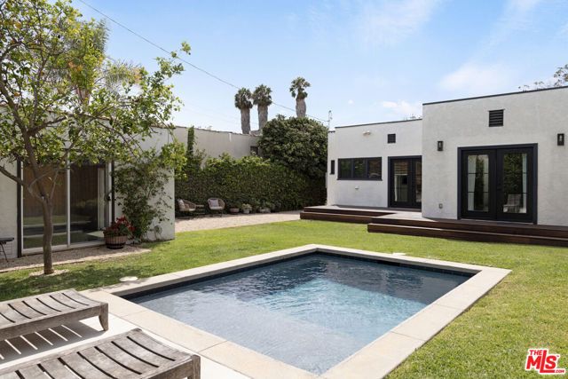 1928 N Berendo Street, Los Angeles, CA 90027