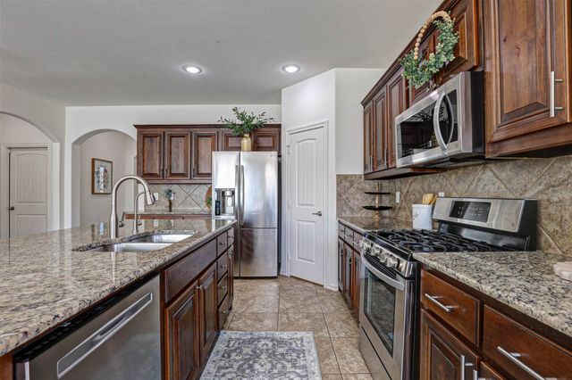 15616 Carlton Oaks Drive, Fort Worth, TX 76177