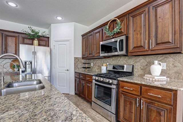 15616 Carlton Oaks Drive, Fort Worth, TX 76177