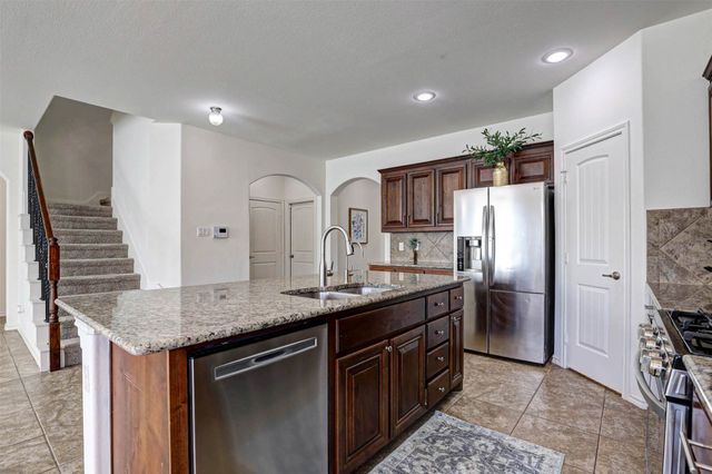 15616 Carlton Oaks Drive, Fort Worth, TX 76177