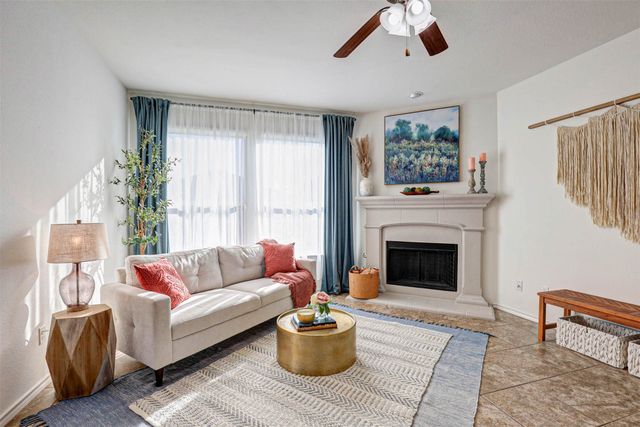 15616 Carlton Oaks Drive, Fort Worth, TX 76177