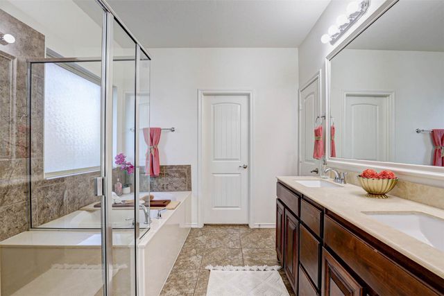 15616 Carlton Oaks Drive, Fort Worth, TX 76177