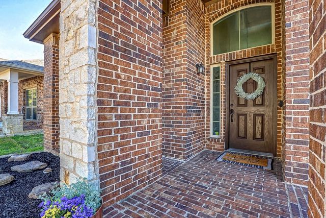 15616 Carlton Oaks Drive, Fort Worth, TX 76177