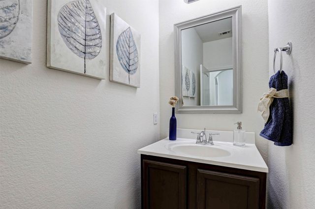 15616 Carlton Oaks Drive, Fort Worth, TX 76177