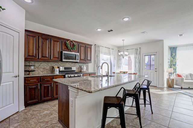 15616 Carlton Oaks Drive, Fort Worth, TX 76177