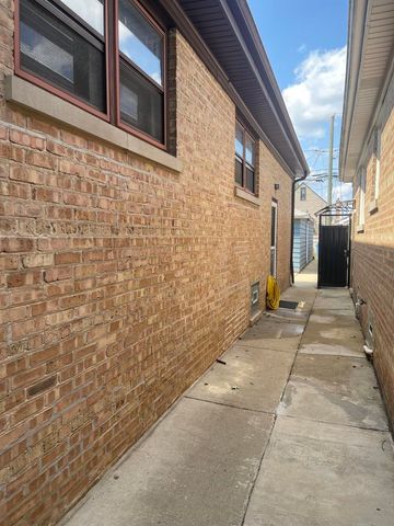 4840 W Gunnison Street, Chicago, IL 60630