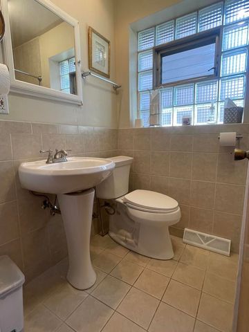 4840 W Gunnison Street, Chicago, IL 60630
