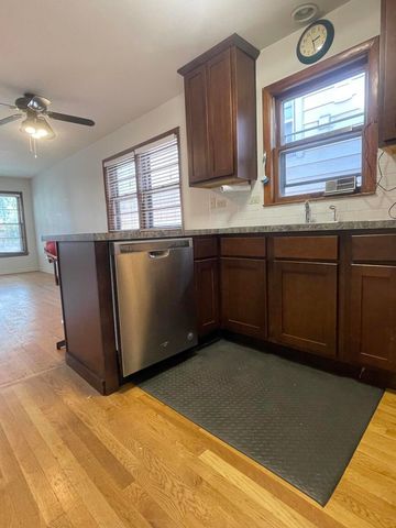 4840 W Gunnison Street, Chicago, IL 60630