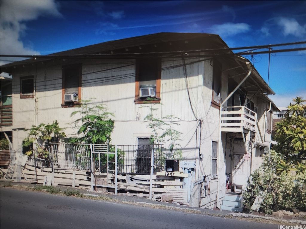 1207 Palama Street, Honolulu, HI 96817