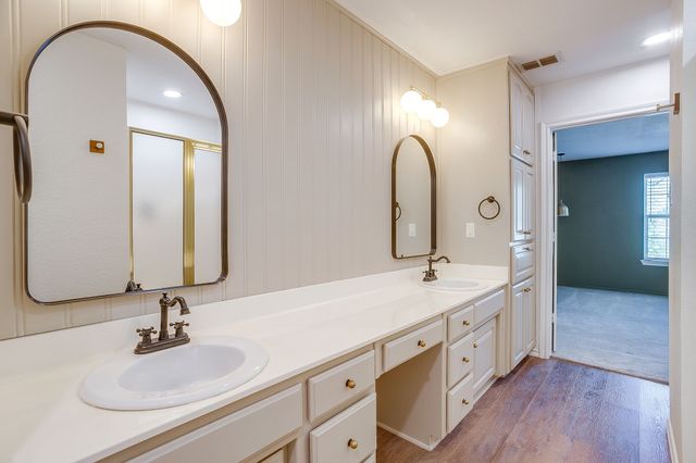 321 E Woody Creek Court, Springtown, TX 76082