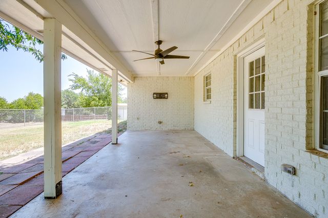 321 E Woody Creek Court, Springtown, TX 76082