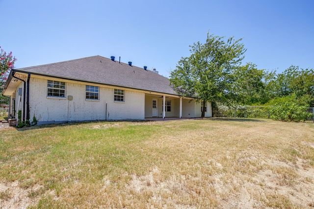 321 E Woody Creek Court, Springtown, TX 76082