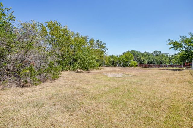 321 E Woody Creek Court, Springtown, TX 76082