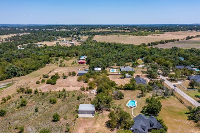 321 E Woody Creek Court, Springtown, TX 76082