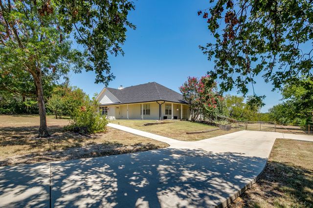321 E Woody Creek Court, Springtown, TX 76082