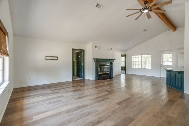 321 E Woody Creek Court, Springtown, TX 76082