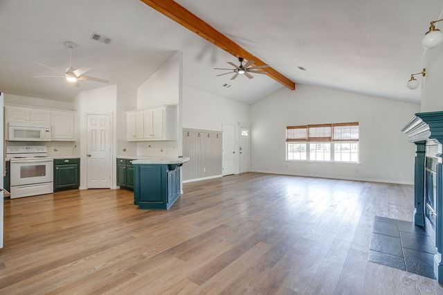 321 E Woody Creek Court, Springtown, TX 76082