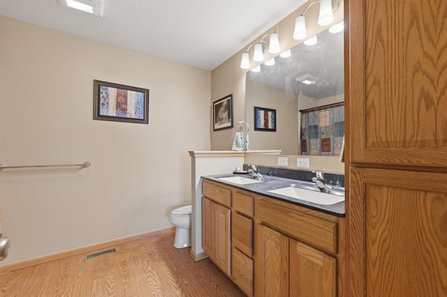 7112 W State St, Salina, KS 67401