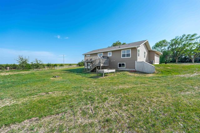 7112 W State St, Salina, KS 67401
