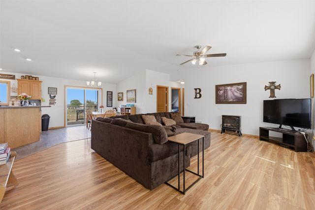 7112 W State St, Salina, KS 67401