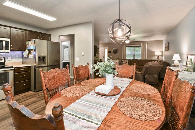 1022 Homestead Road, Merriam Woods, MO 65740