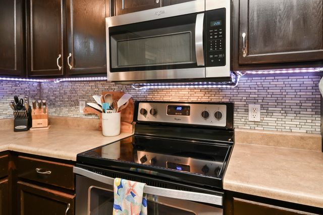 1022 Homestead Road, Merriam Woods, MO 65740