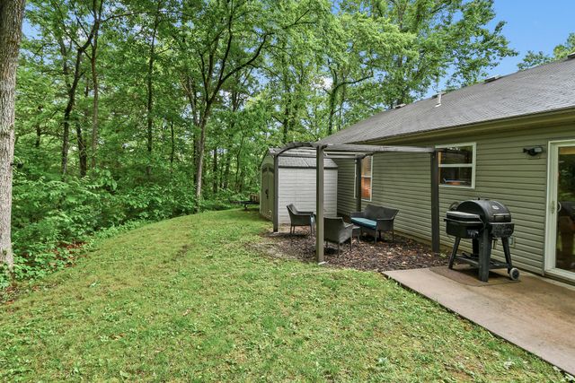 1022 Homestead Road, Merriam Woods, MO 65740