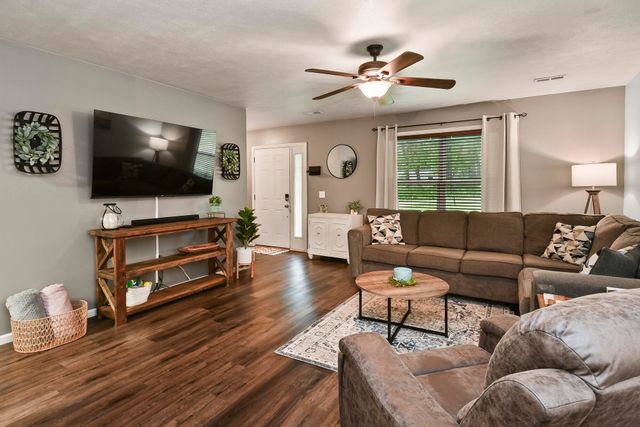 1022 Homestead Road, Merriam Woods, MO 65740