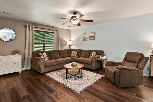 1022 Homestead Road, Merriam Woods, MO 65740