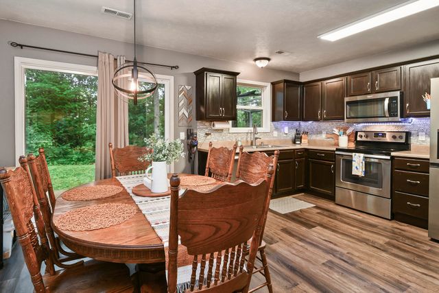 1022 Homestead Road, Merriam Woods, MO 65740