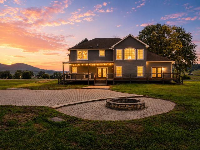 467 Reese Road, Brasstown, NC 28902