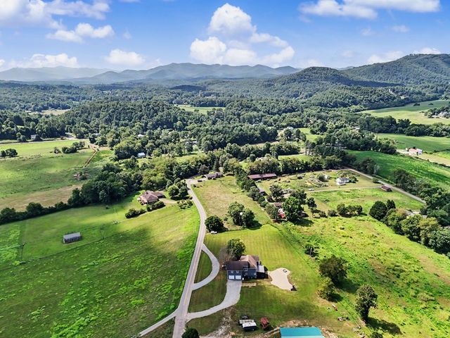 467 Reese Road, Brasstown, NC 28902