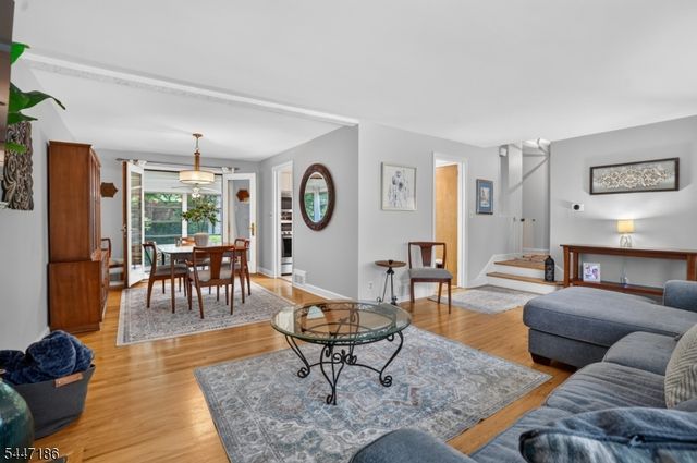 72 Lyons Pl, Springfield Twp., NJ 07081