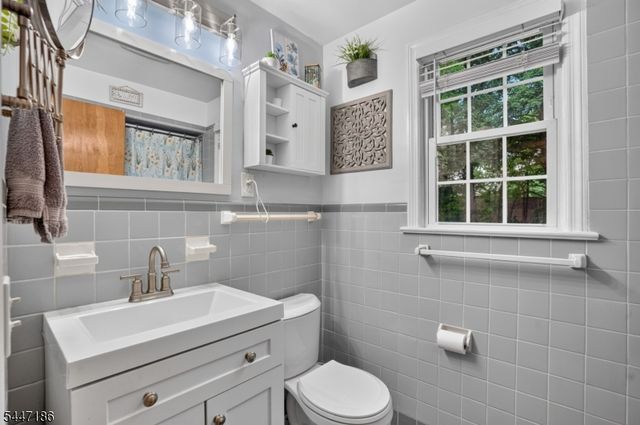 72 Lyons Pl, Springfield Twp., NJ 07081