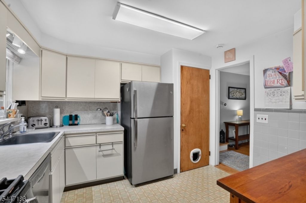 72 Lyons Pl, Springfield Twp., NJ 07081 — photo 5