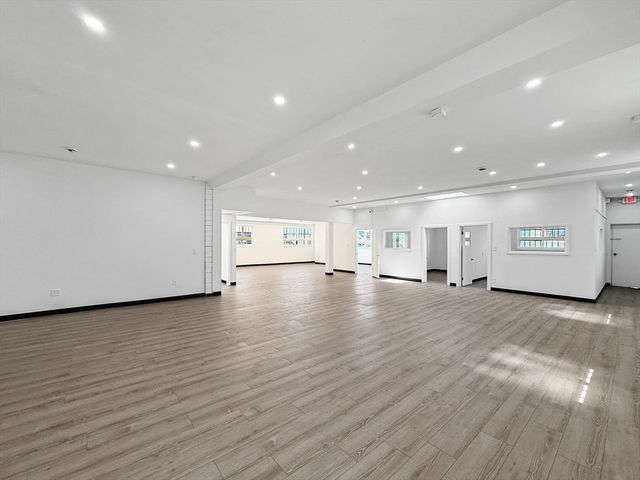 64 Dewey St, Worcester, MA 01610