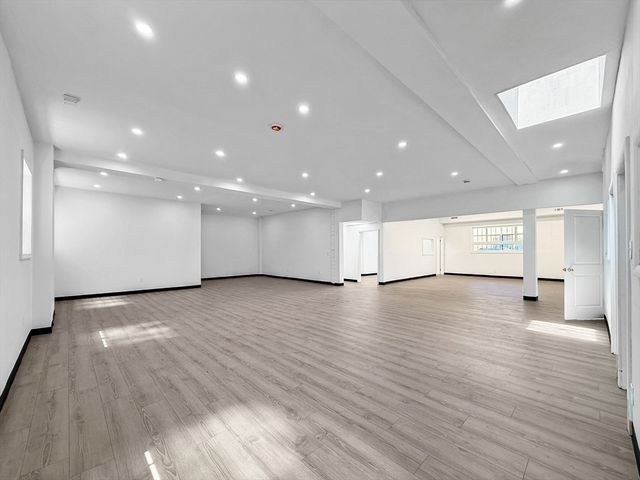 64 Dewey St, Worcester, MA 01610