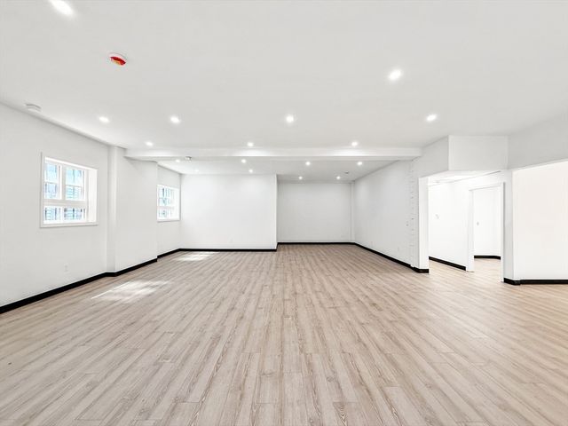 64 Dewey St, Worcester, MA 01610