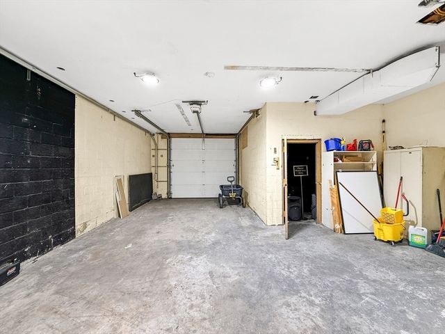 64 Dewey St, Worcester, MA 01610