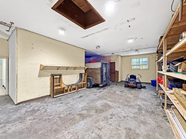 64 Dewey St, Worcester, MA 01610