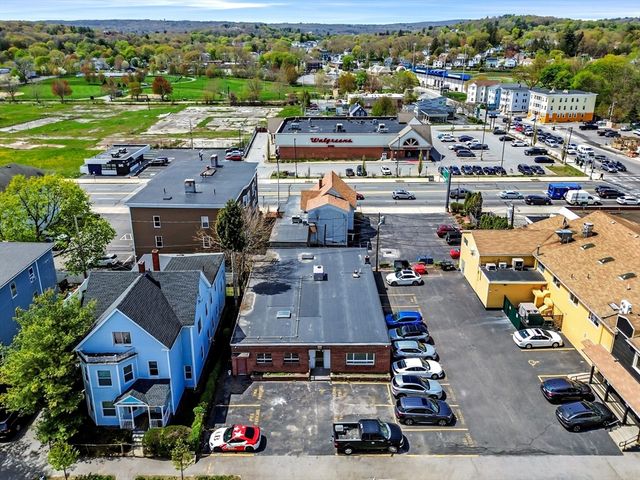 64 Dewey St, Worcester, MA 01610