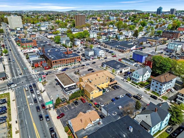 64 Dewey St, Worcester, MA 01610