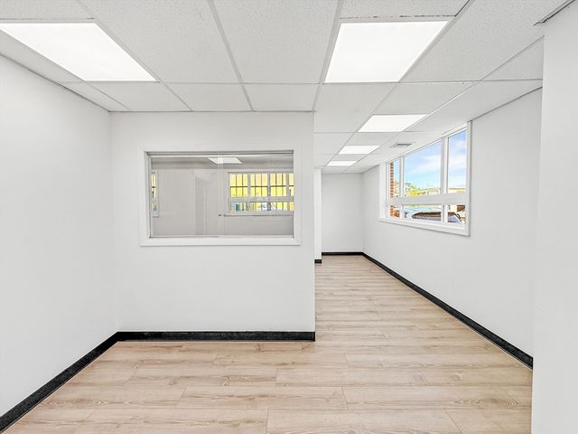 64 Dewey St, Worcester, MA 01610