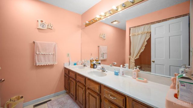 840 Easy St, Manchester Twp, OH 45144