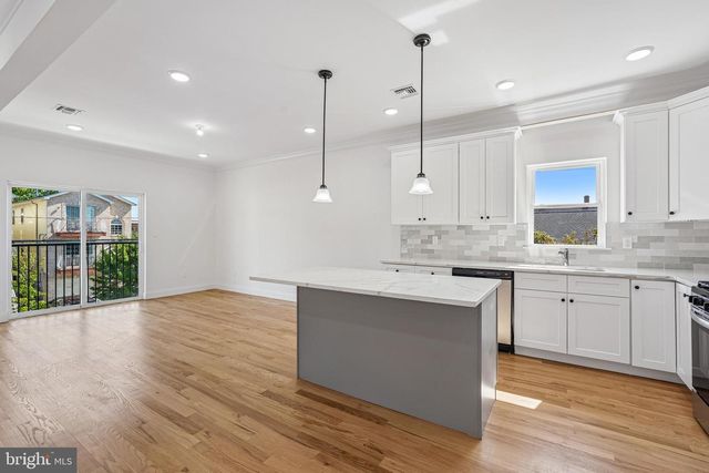 29 S 2ND ST, Elizabeth, NJ 07206
