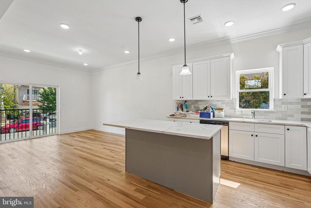 29 S 2ND ST, Elizabeth, NJ 07206