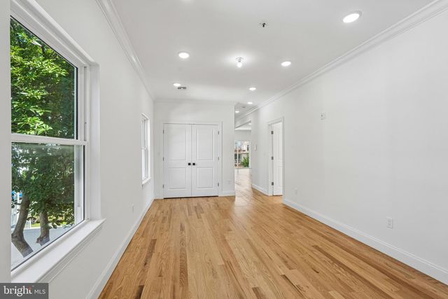 29 S 2ND ST, Elizabeth, NJ 07206