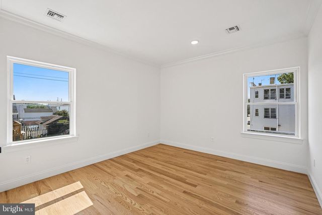 29 S 2ND ST, Elizabeth, NJ 07206